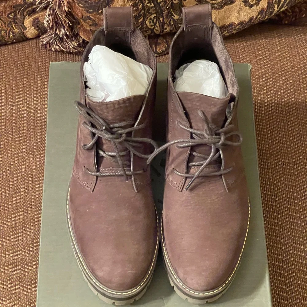 100% Auth Timberland Boots - Picture 1 of 14